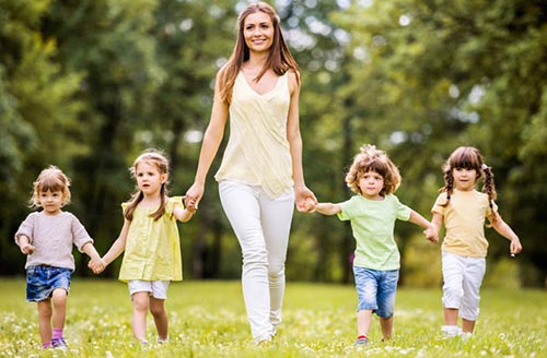 Au Pairs Image